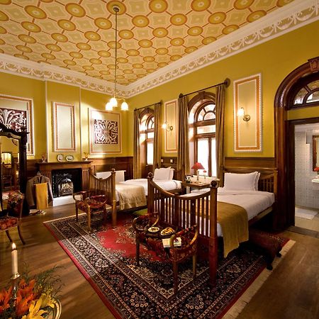 Welcomheritage Fernhills Royal Palace Ooty Bagian luar foto