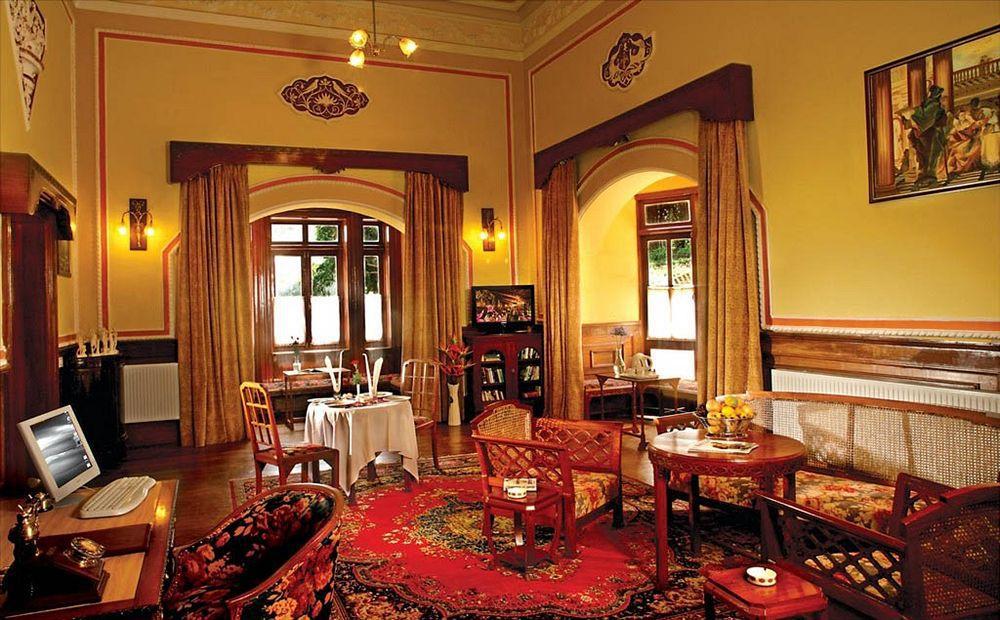 Welcomheritage Fernhills Royal Palace Ooty Bagian luar foto