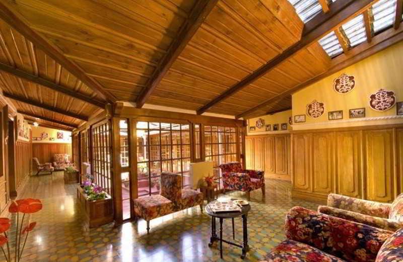 Welcomheritage Fernhills Royal Palace Ooty Bagian luar foto