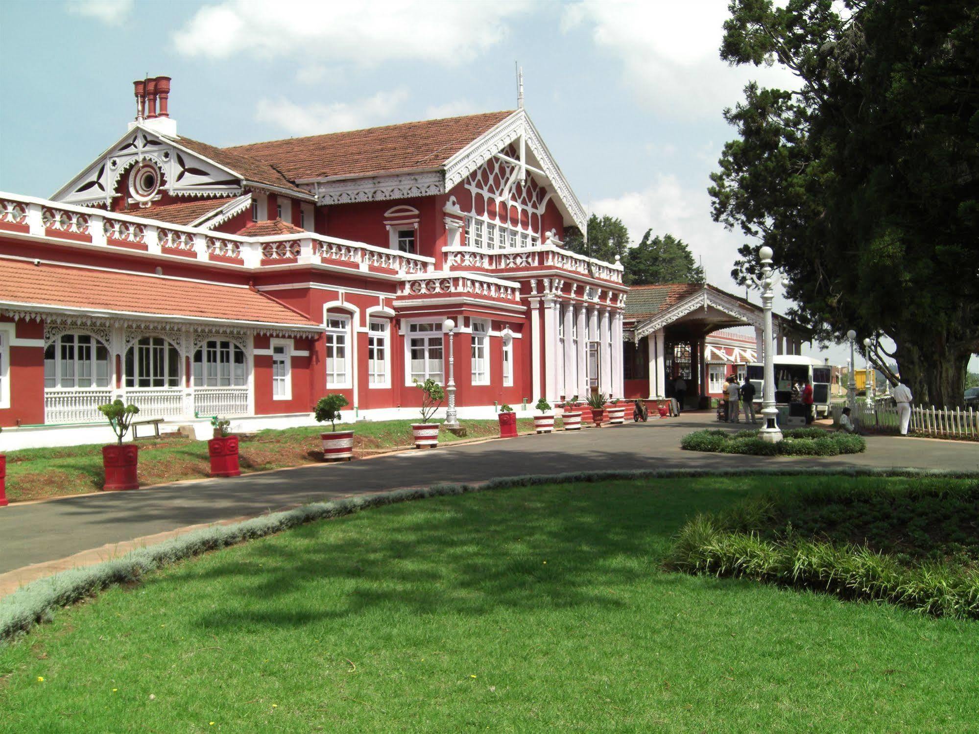 Welcomheritage Fernhills Royal Palace Ooty Bagian luar foto